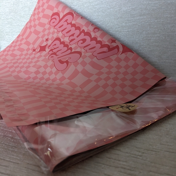 10 Pk 14" X 19" Thick Polymailers Pink Wavy This Package Is Happy To See You - Picture 4 of 5